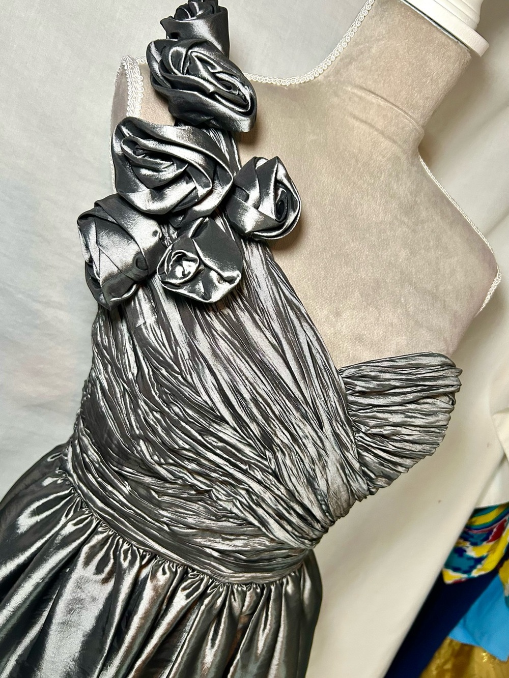 Maggy London Metallic Gunmetal Taffeta Ruched Rosette Party Dress, Size S - Picture 5 of 17